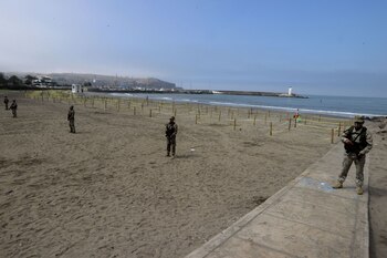 Playas continuarán cerradas.