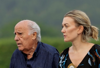 El empresario Amancio Ortega cumple 90 años. En la imagen, con su hija Marta, actual presidente de Inditex, durante un concurso hípico celebrado en A Coruña en 2022. EFE/Cabalar/Archivo