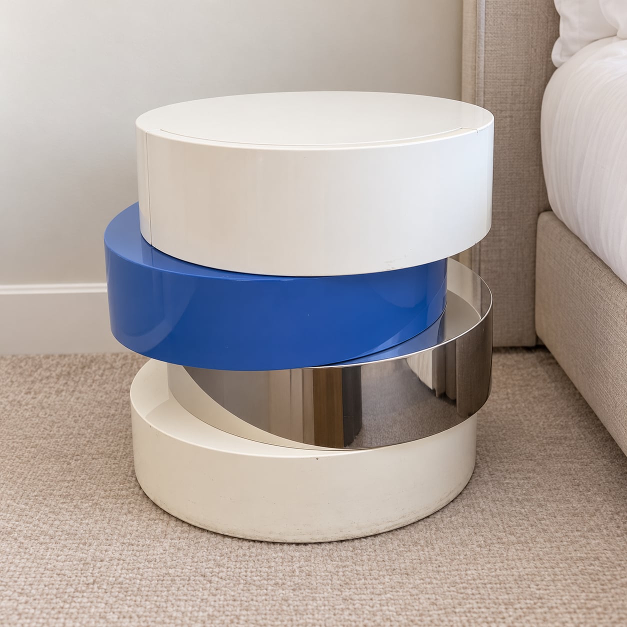 Mobiliario en venta del Room Mate Óscar. (Eco-One)