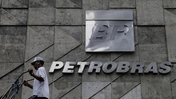Las petroleras estatales Petrobras y Pemex sellan una alianza para explorar, extraer y refinar crudo