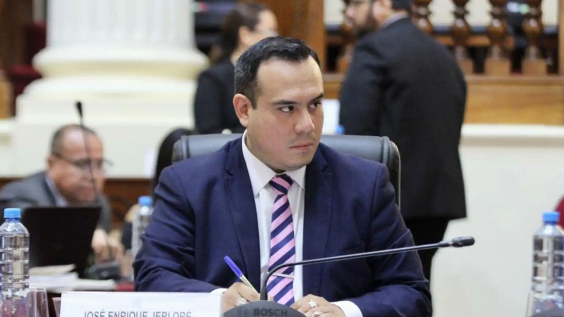 Jerí fue cesado por una moción de censura aprobada en el Congreso, motivada por investigaciones abiertas en su contra por presunto tráfico de influencias y por la percepción de falta de liderazgo ante el incremento de la inseguridad en el país - Créditos: Andina.