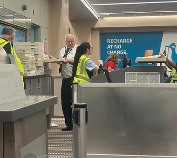 El piloto organiza un bufé