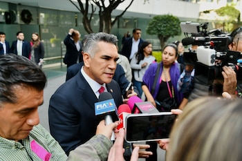 El líder priista asegura que el oficialismo endurece su narrativa para anticiparse a medidas desde Washington contra personas con presuntos vínculos criminales