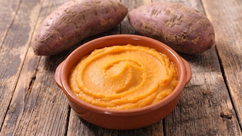 Puré de boniato, una receta diferente a la clásica de patata con la que puedes darle un toque dulce y cremoso a tus comidas