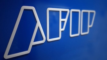 La recaudación del impuesto PAIS quedó en el medio de la disputa entre Nación y provincias.