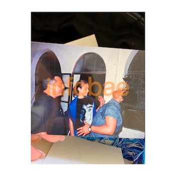 Una menor entre adultos: otra