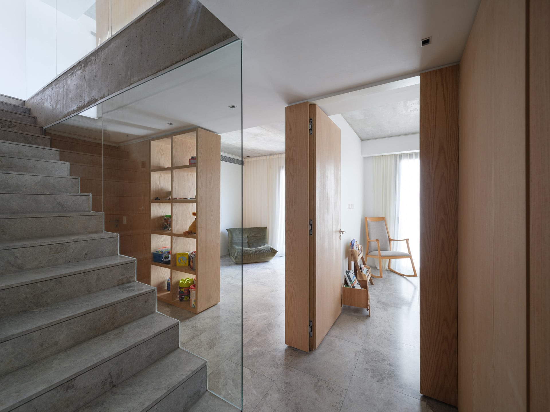 Este proyecto proponen una nueva forma de habitar la ciudad, priorizando luz, aire y espacios abiertos sin perder el entorno urbano