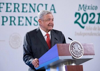 Denise Dresser y Chumel Torres