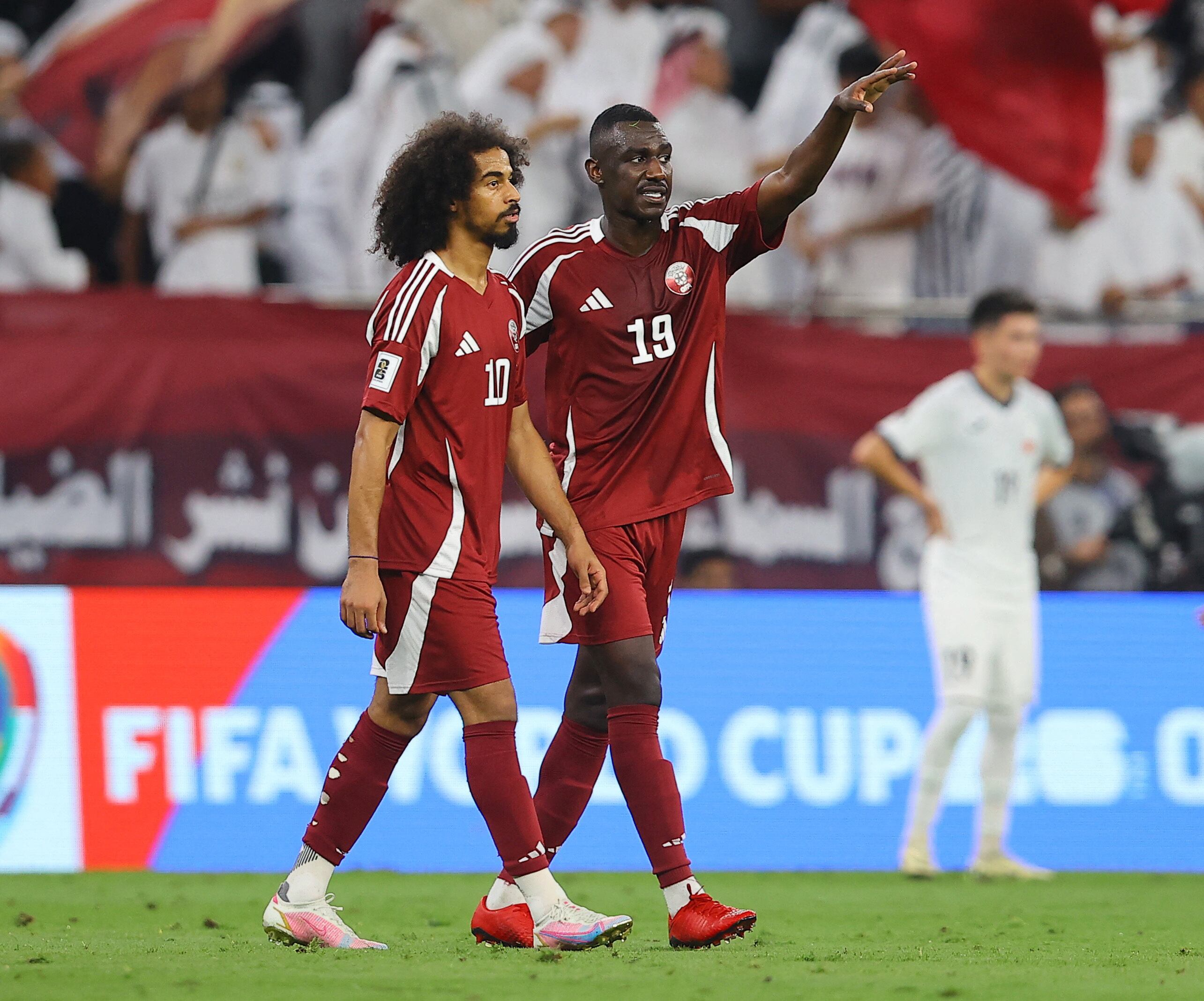 Akram Afif y Almoez Ali han sido claves en la clasificación de Qatar al Mundial 2026. - créditos: REUTERS/Ibraheem Al Omari