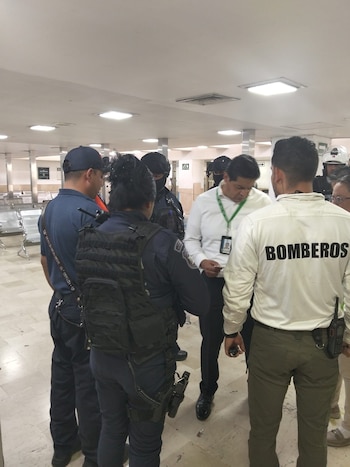 Amenaza de bomba en hospital de IMSS, en Tlalnepantla, Edomex
