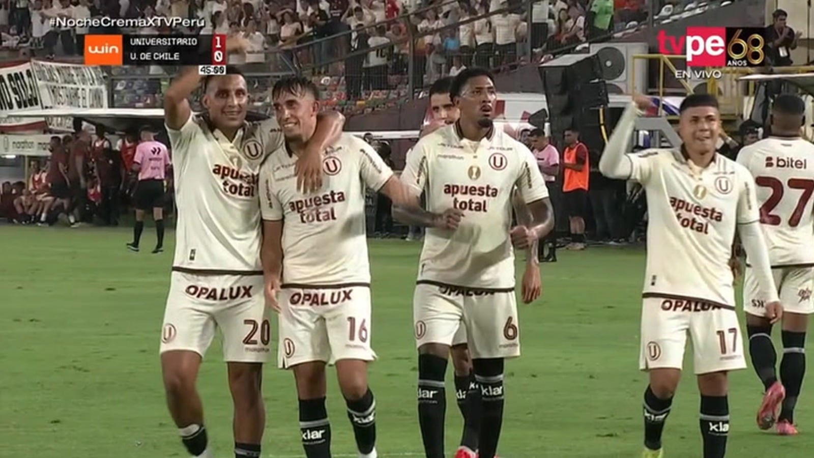 Golazo de Martín Pérez Guedes tras espectacular remate en Universitario vs U. de Chile por la Noche Crema 2026