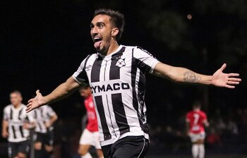 Mauro Méndez tras anotar un