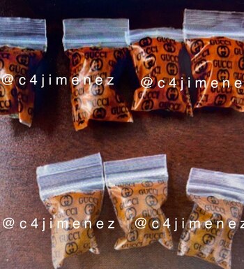 Las bolsas tienen las insignias