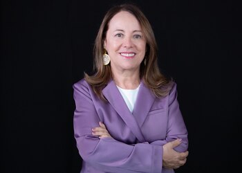 Ana Teresa Bernal publica una