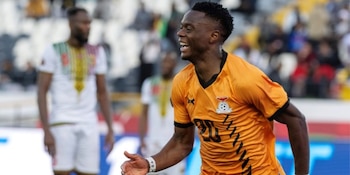 Patson Daka celebra el gol de Zambia en su debut ante Mali (1-1) en la Copa Africana de Naciones 2025 (EFE/EPA/JALAL MORCHIDI)