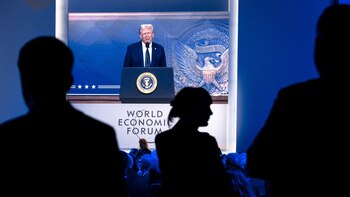 Trump advierte en Davos a