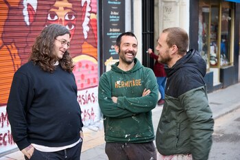 Los ilustradores Ricardo Cavolo, Asis