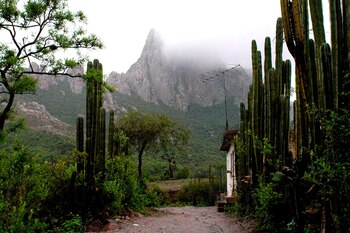 PEA DE BERNAL, QUERETARO, 30SEPTIEMBRE2009.-