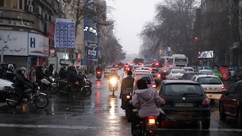 Unas 100.000 personas abandonaron Teherán