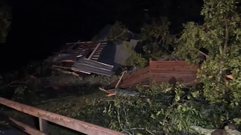 Tornados devastadores golpean un estado de EEUU y dejan 17 heridos además de 300 viviendas dañadas