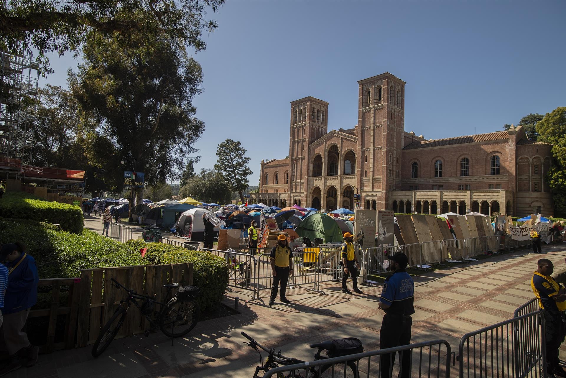 El Departamento de Justicia de Estados Unidos acusó a UCLA de no proteger a estudiantes judíos durante las protestas vinculadas a la guerra en Gaza