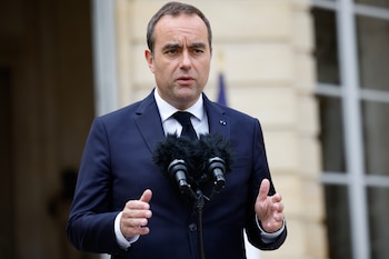 El presupuesto de Francia prevé congelar el gasto del Estado en términos nominales, salvo los intereses de la deuda y la defensa (EFE/Ian Langsdon/Pool)