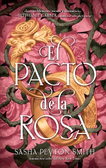 El pacto de la rosa transcurre en una Inglaterra alternativa donde Ivy Benton compite por el príncipe Bram en una corte feérica con tratos mágicos y secretos