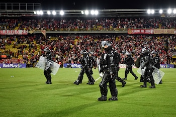 Incidentes entre barras estadio El Campín