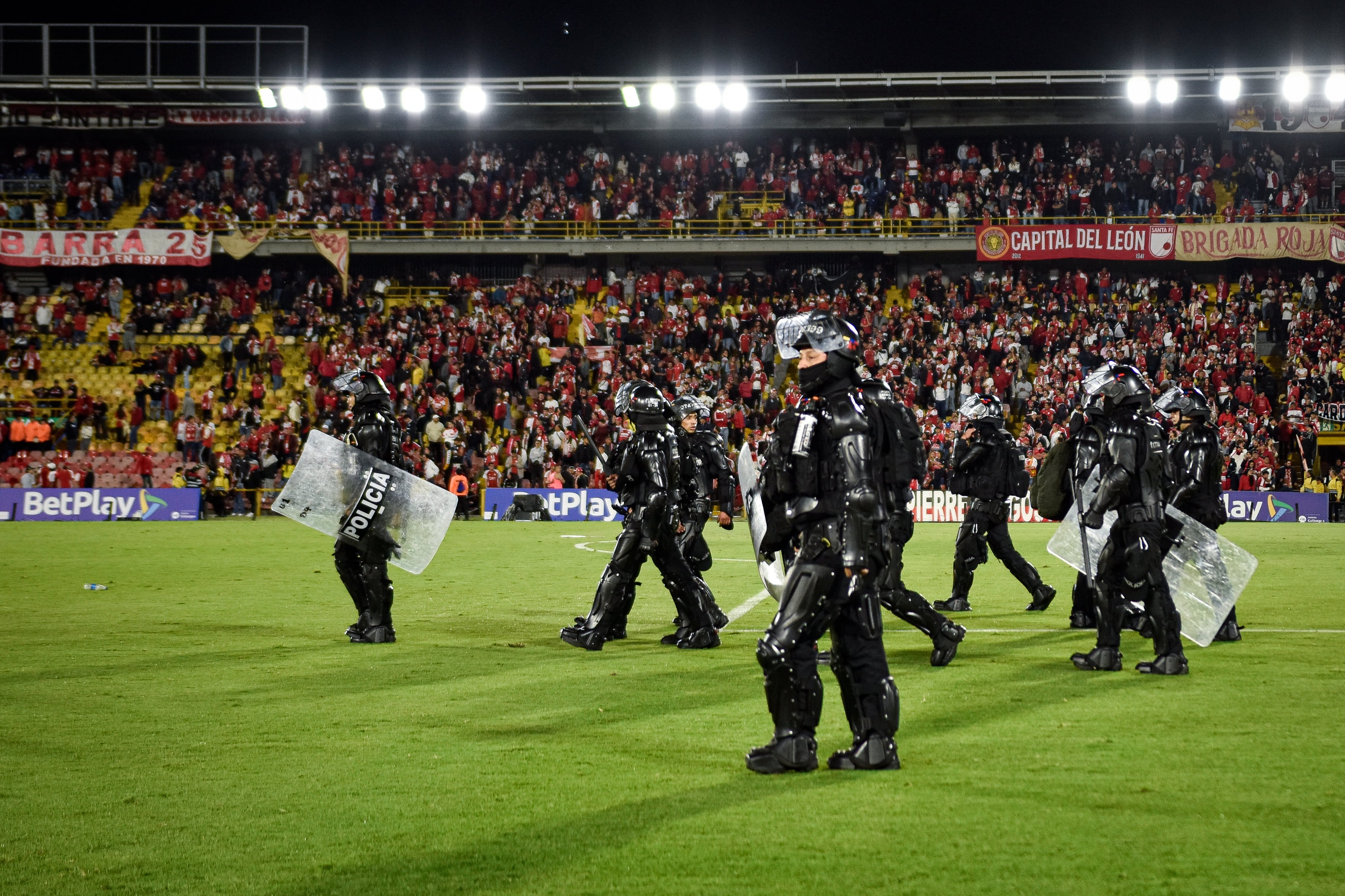 La organización aceptó que deberá responder por lo ocurrido, acatará las medidas del comité contravencional y anunció acciones restaurativas y pedagógicas para la convivencia en el fútbol - crédito Cristian Bayona/Colprensa