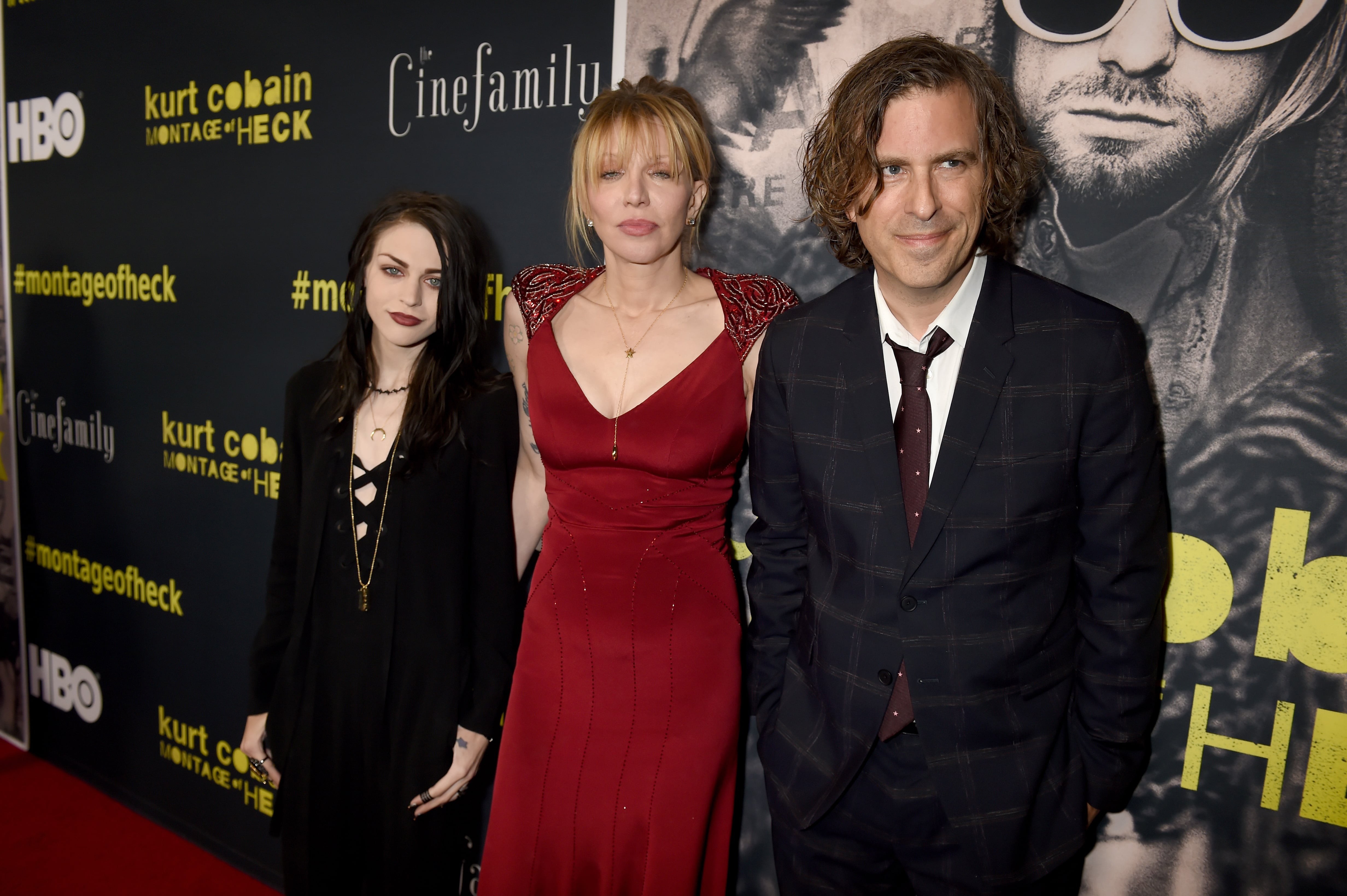 La productora ejecutiva Frances Bean Cobain, la cantante, compositora y actriz Courtney Love y el director, guionista y productor Brett Morgen asisten al estreno de