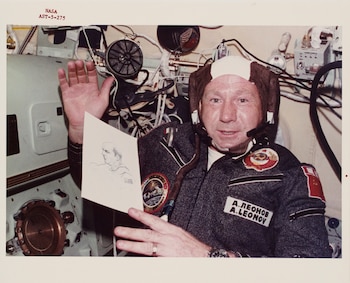 Leonov en 1975 durante la