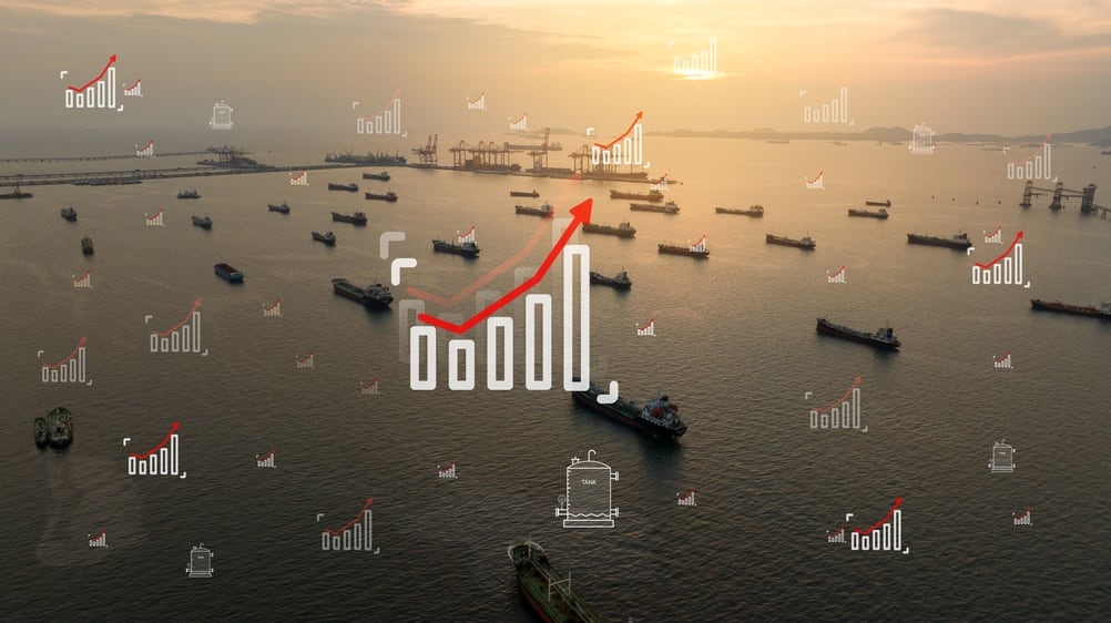 Mientras persista la incertidumbre en torno al estrecho de Ormuz y los mercados energéticos continúen mostrando volatilidad, corredores estratégicos como el Canal de Panamá podrían mantener un papel aún más relevante dentro de las cadenas globales de suministro (Imagen: Shutterstock)
