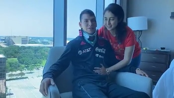 El "Chucky" acompañado de su