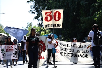 Marcha de la UES por la masacre del 30 de julio de 1975