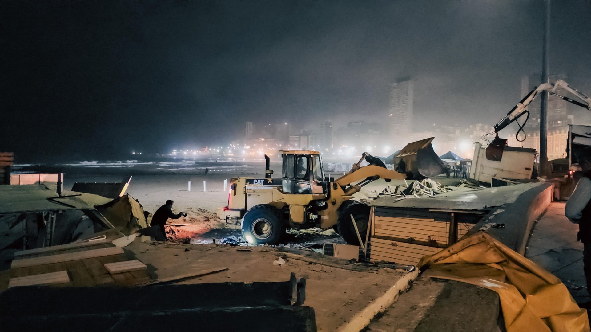 Los trabajos de la maquinaria pesada en La Bristol