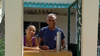 ¿Quién es el científico cubano que vende café para sobrevivir a la crisis?