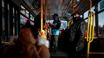 Vacunas, excarcelaciones y cierre de