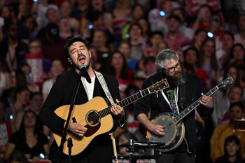 Mumford & Sons regresan con