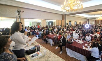 Recomendó a los presentes a