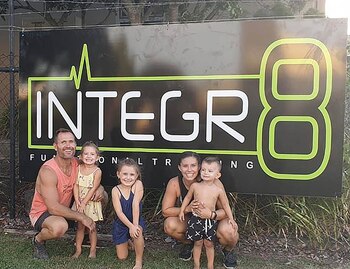 Rowan Baxter y su esposa