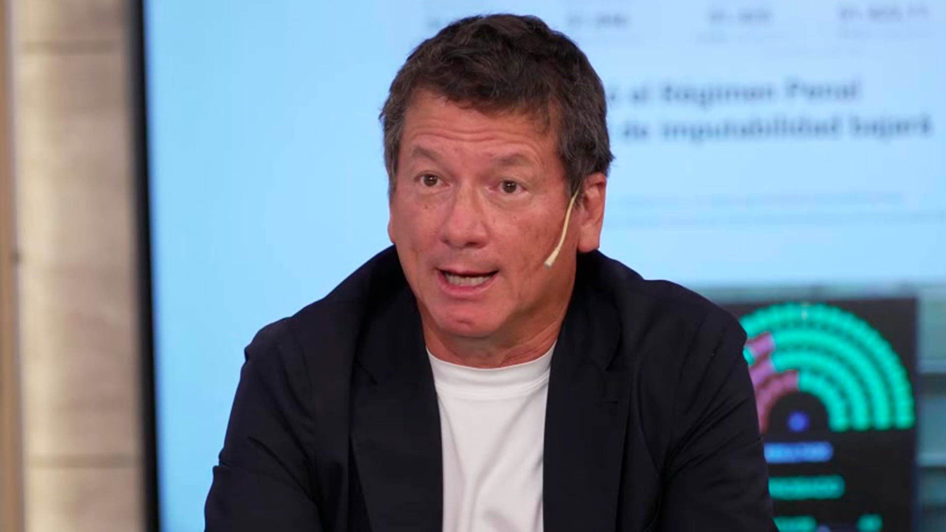 Según el ex titular de HSBC, el sector empresario debe adaptarse a un modelo de competencia global para generar riqueza y empleo genuino..