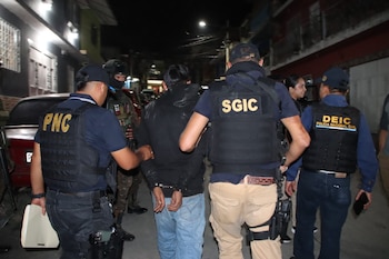 Las autoridades capturaron a Erick “N”, alias “Canche”, Christian “N” y Jazmín “N”, alias “Majo”, señalados como integrantes de la mara 18./ (PNC de Guatemala)