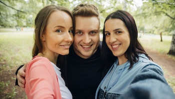 Criarse entre hermanos forja en