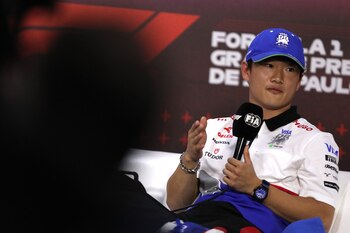 Tsunoda, piloto principal de RB, podría reemplazar a Checo Pérez en Red Bull (Foto: Reuters/Carla Carniel)