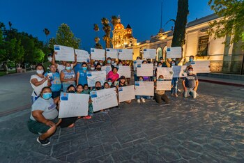 Protesta de algunos amigos, conocidos