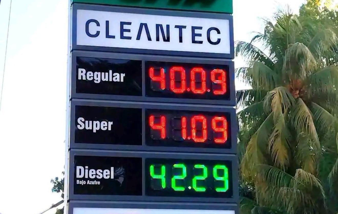 Las gasolinas y el diésel alcanzan precios récord en Guatemala. (Redes Sociales)