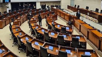 Diputados de partidos políticos evitan