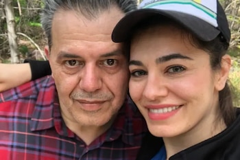 Jamshid Sharmahd junto a su hija