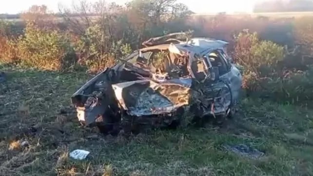 Así quedó el vehículo donde viajaban las víctimas (Gentileza: Diario UNO Entre Ríos)