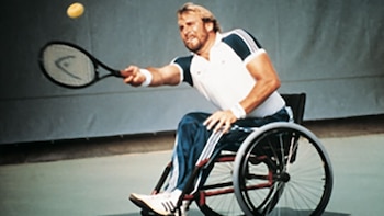 A los 18 años quedó paralizado, pero una visita al centro de rehabilitación lo llevó a cambiar la historia del tenis